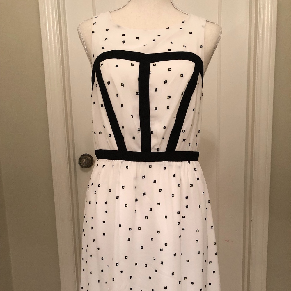 Kensie Knee Length Dress Size Medium